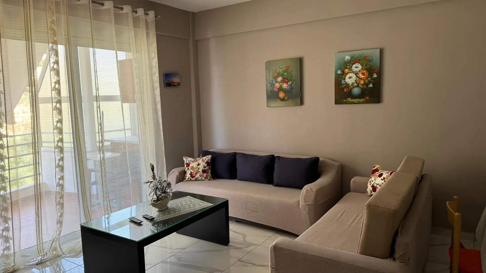 Oni'S Apartments Sarandë Albania